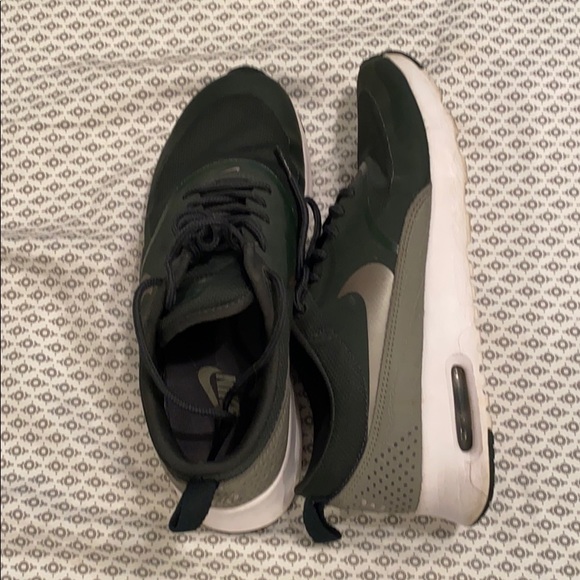 olive green nike running shoes